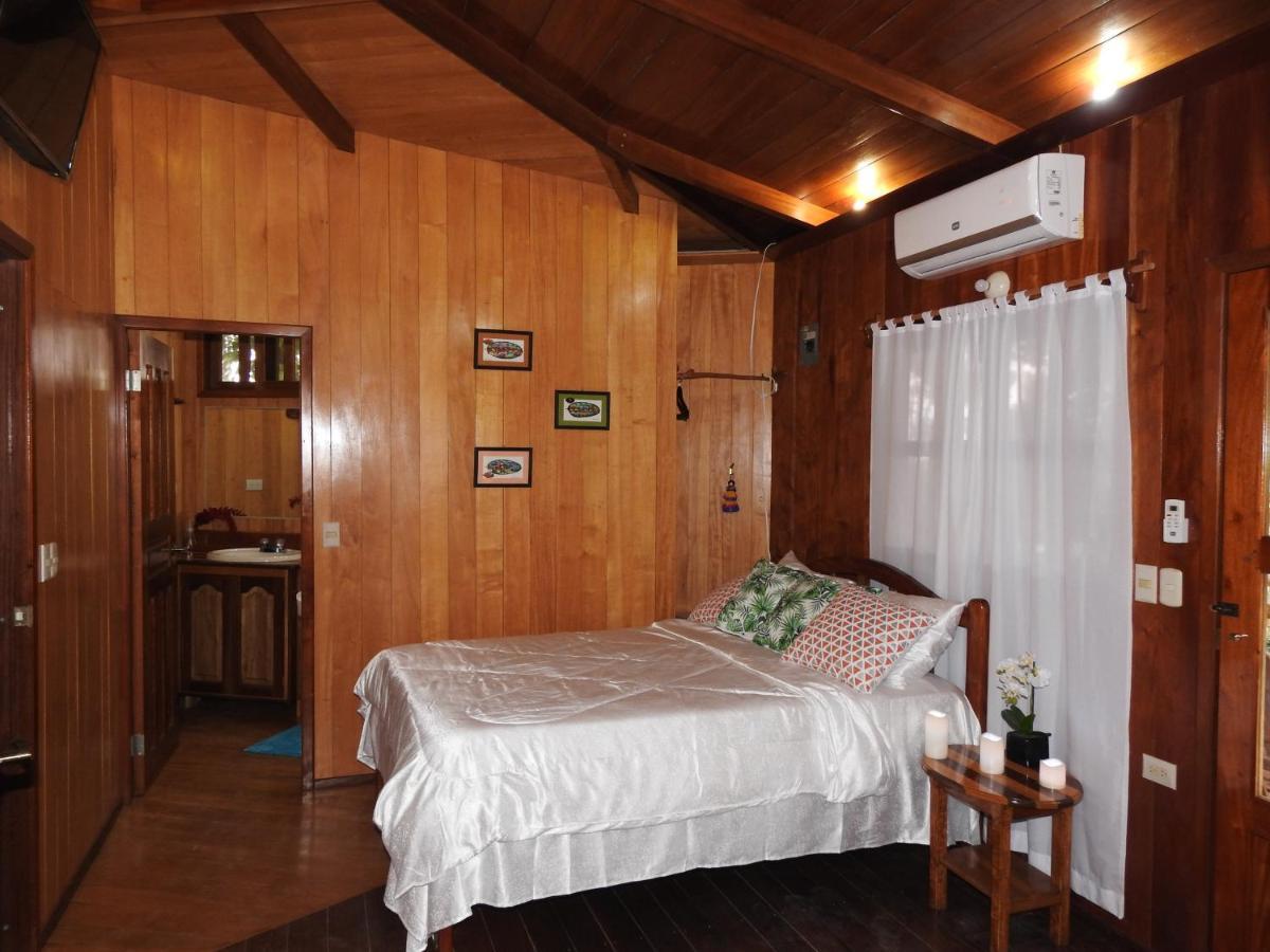 Hilamito Lodge Tela Exterior foto