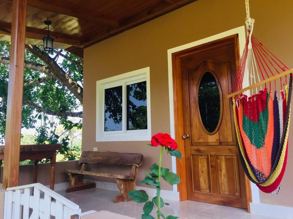 Hilamito Lodge Tela Exterior foto
